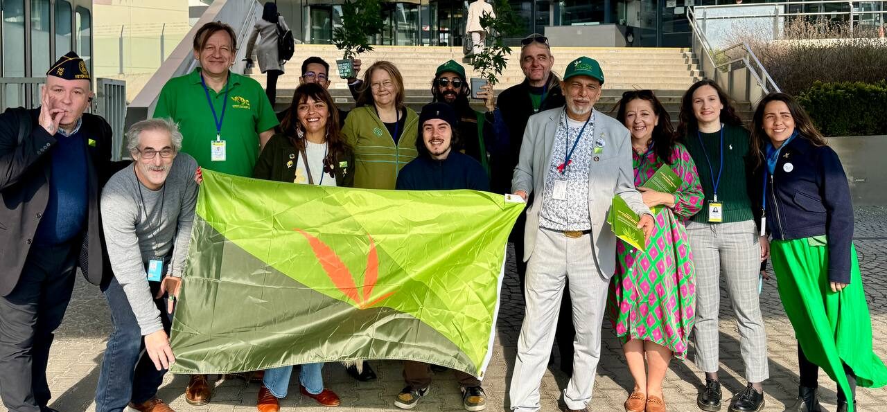 ENCOD demonstration CND69 French Dutch Paradox - Team Members